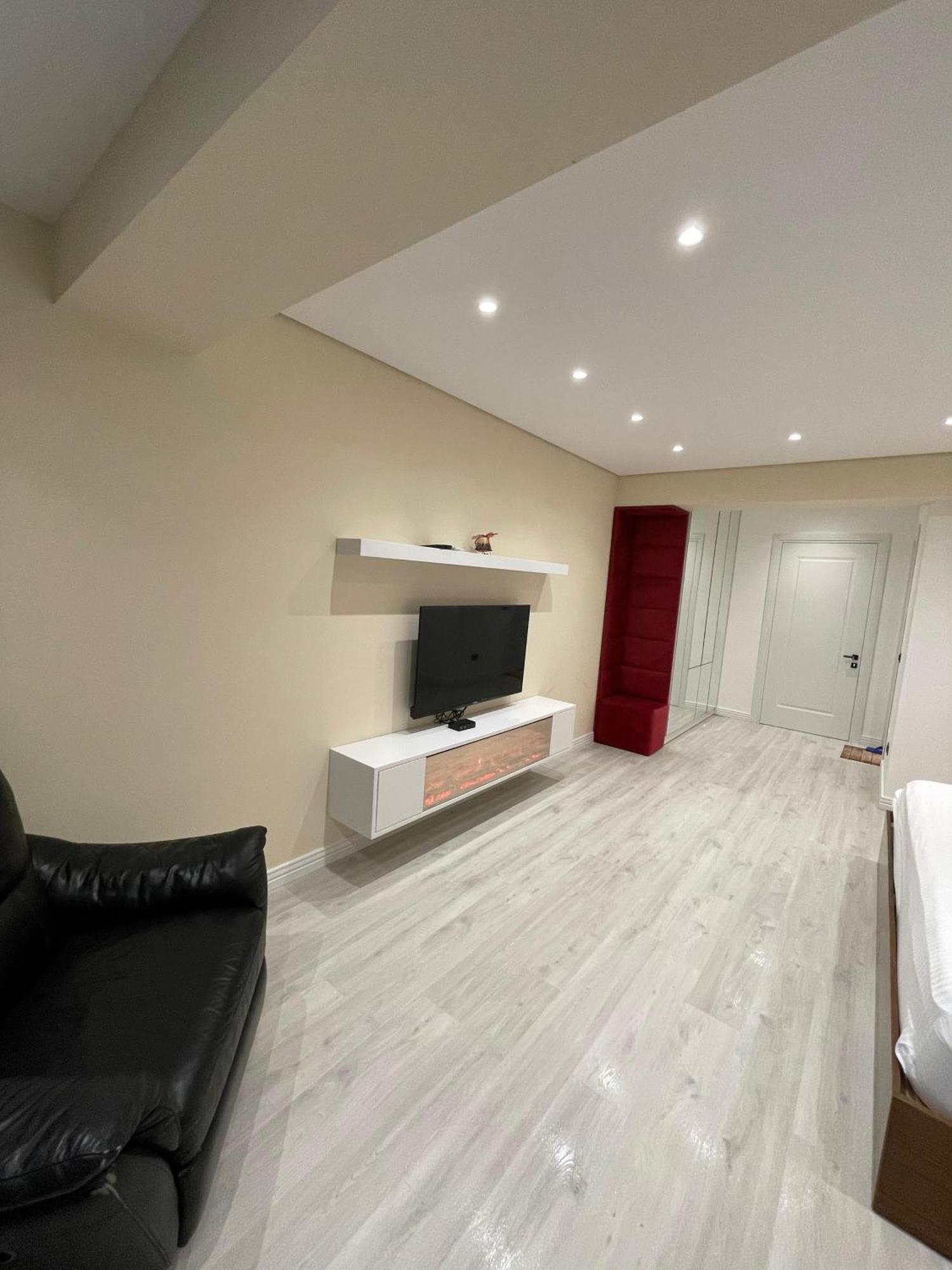Home 12 Librazhet Extérieur photo