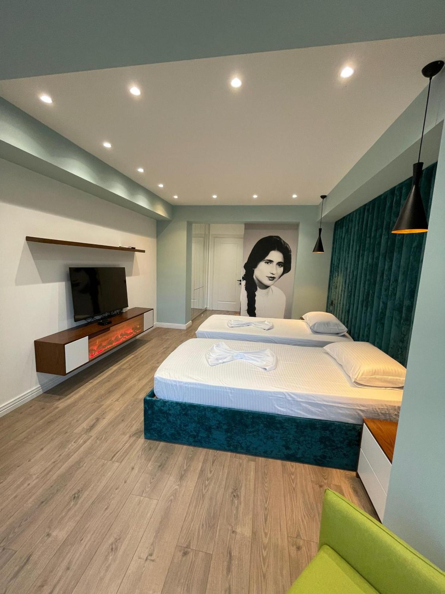 Home 12 Librazhet Extérieur photo
