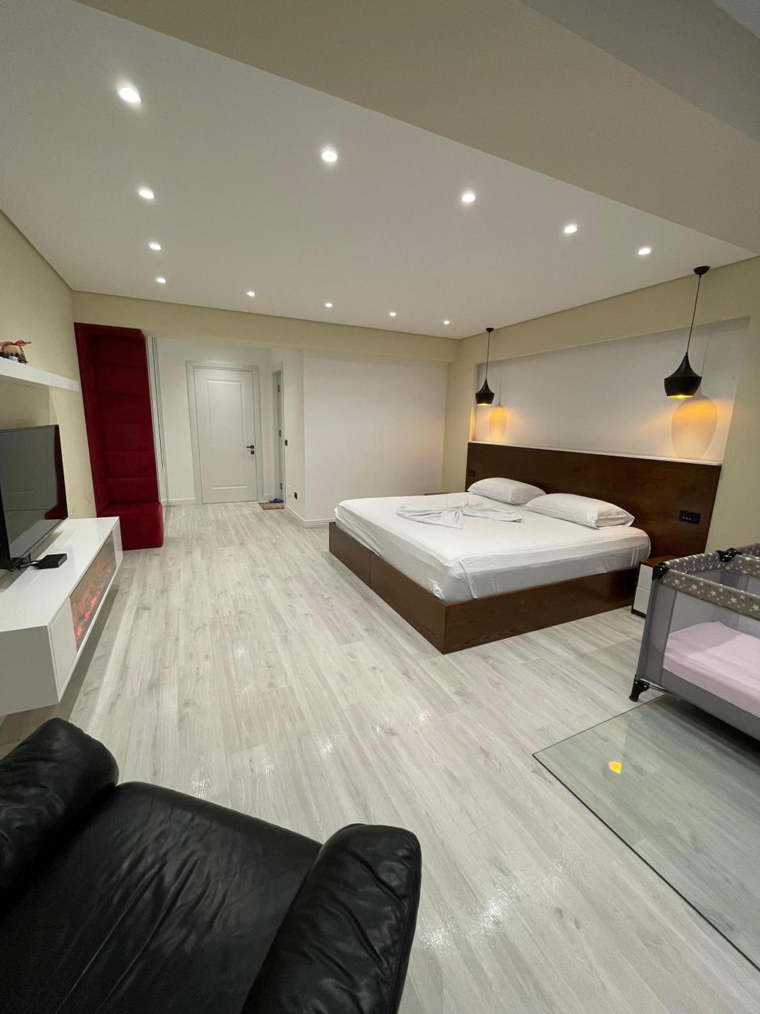 Home 12 Librazhet Extérieur photo