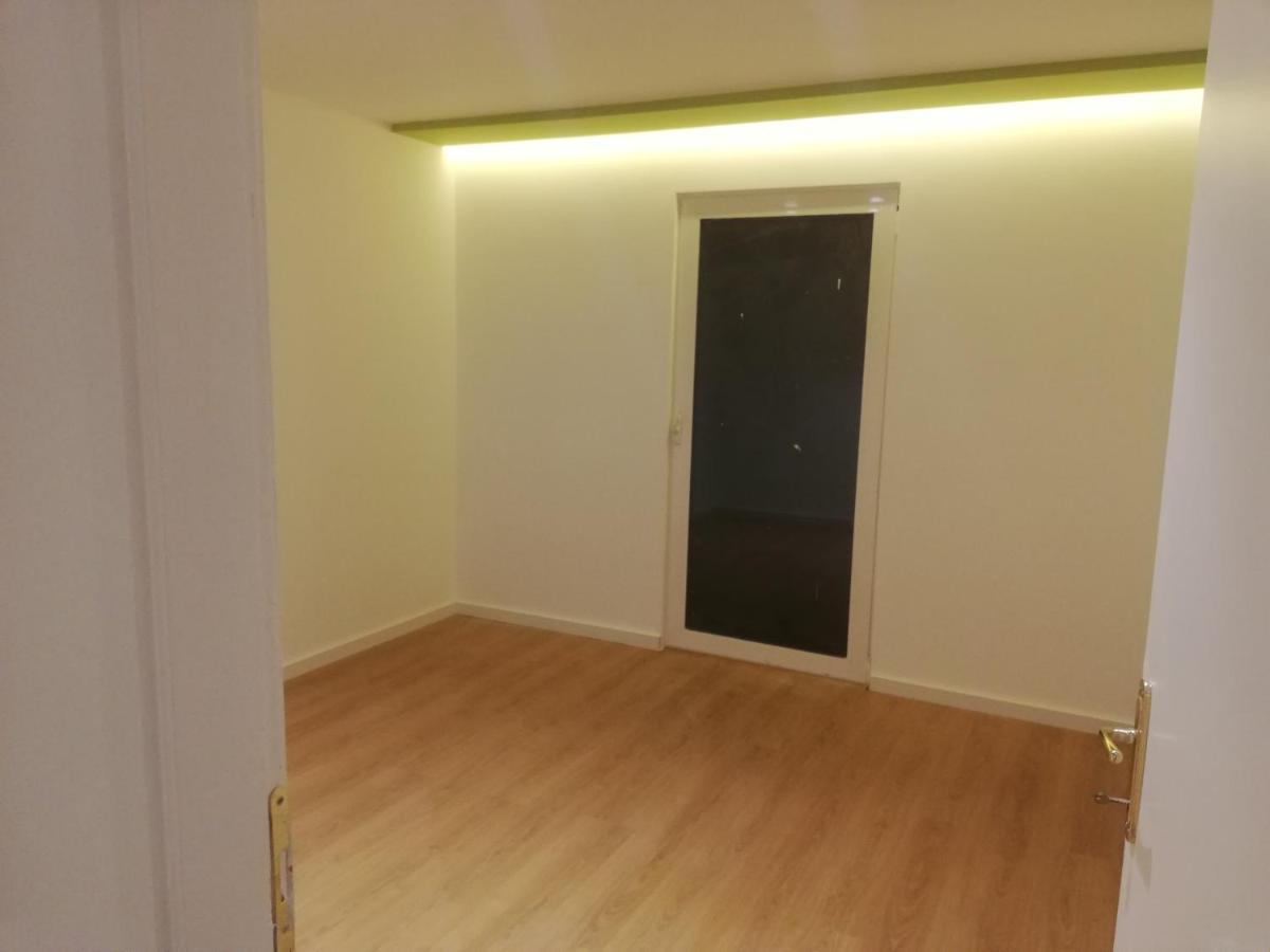 Home 12 Librazhet Extérieur photo
